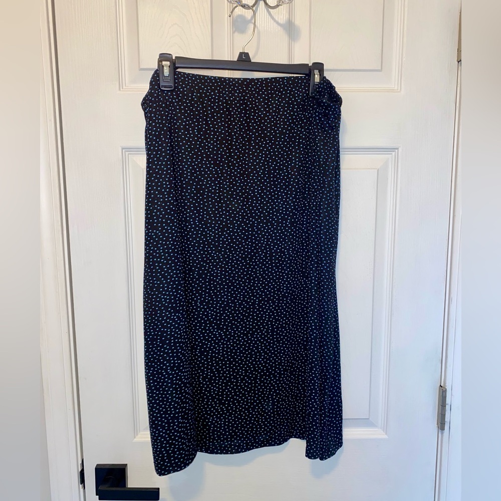Jaclyn Smith Black and Blue Skirt